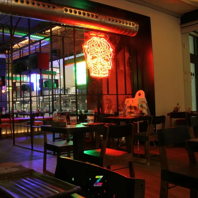 Arquitectura que recupera, respeta y transforma.

En Zimensa, abordamos los proyectos de restauración con un enfoque técnico y creativo. Nuestro objetivo es revitalizar espacios existentes, dándoles nueva vida sin perder su esencia.

📍En la foto: Kamado Asian Food, en el centro comercial El Saler (Valencia), un espacio donde hemos intervenido para mejorar la funcionalidad, reforzar la identidad del lugar y cuidar cada detalle estético.

La restauración es más que conservar:
Es adaptar el pasado a las necesidades del presente, con soluciones arquitectónicas integrales.

#Zimensa #RestauraciónArquitectónica #ArquitecturaValencia #ProyectosDeRestauración #DiseñoDeEspacios #KamadoAsianFood